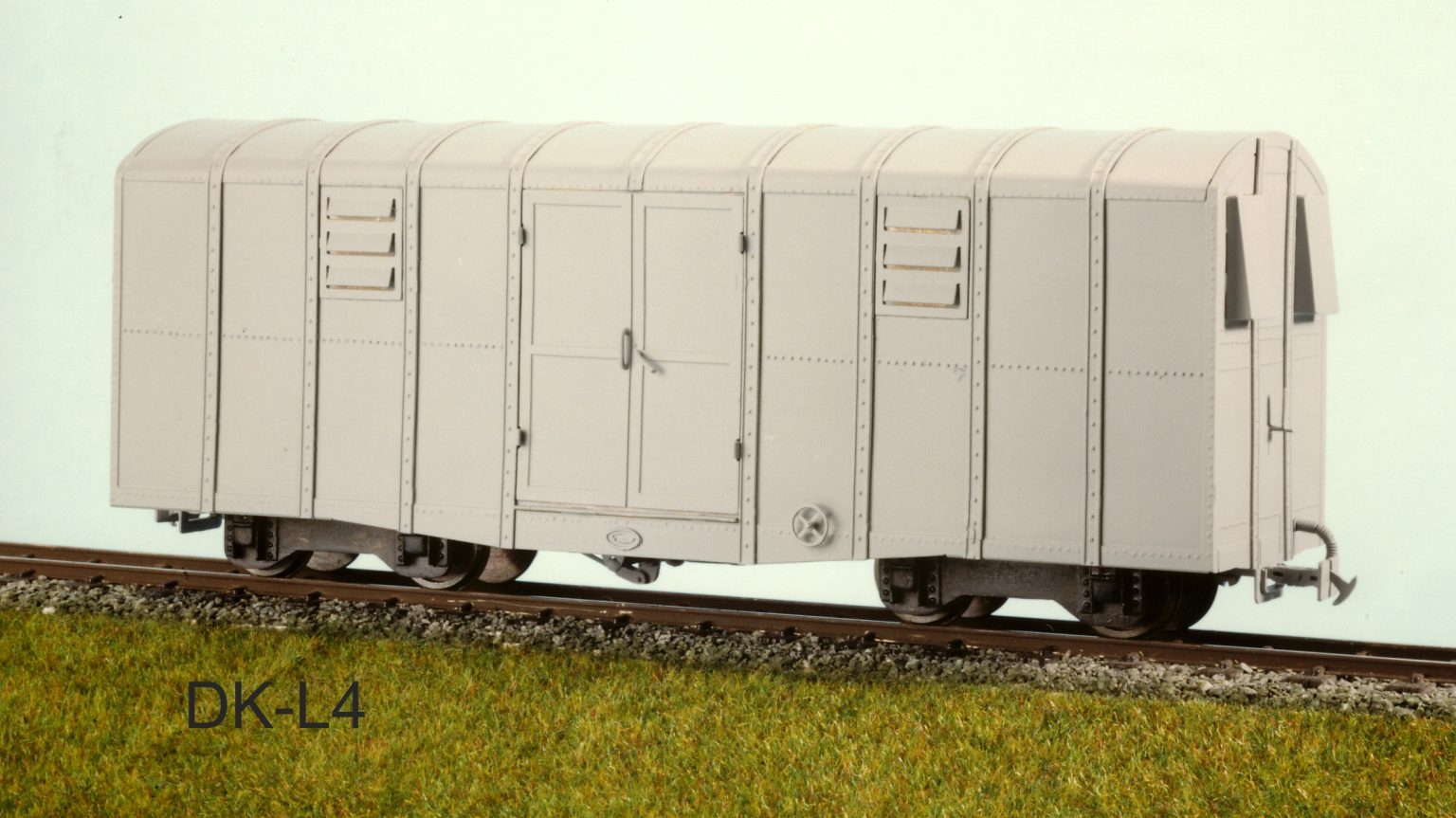 Leek & Manifold Closed Van